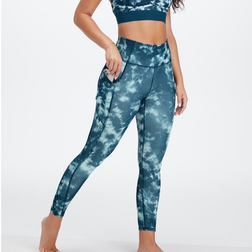 Fabletics Oasis PureLuxe High-Waisted 7/8 Legging
